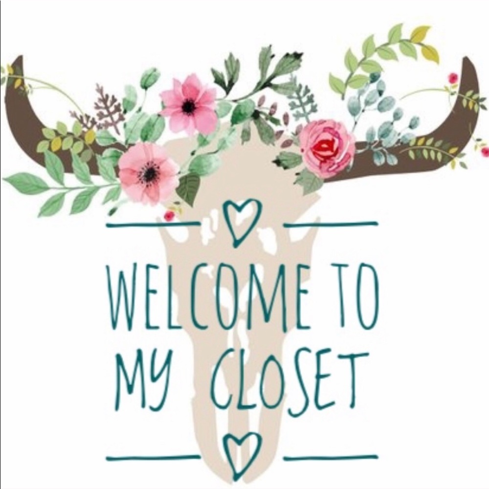 Welcome to my closet! ❤️